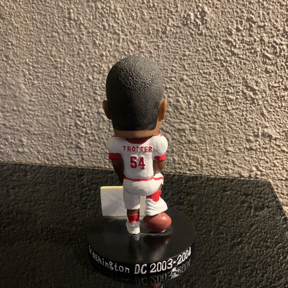 Jeremiah Trotter Tasty Cake Bobble Head # 1 Of 5000 Very Rare Washington DC - Picture 3 of 7